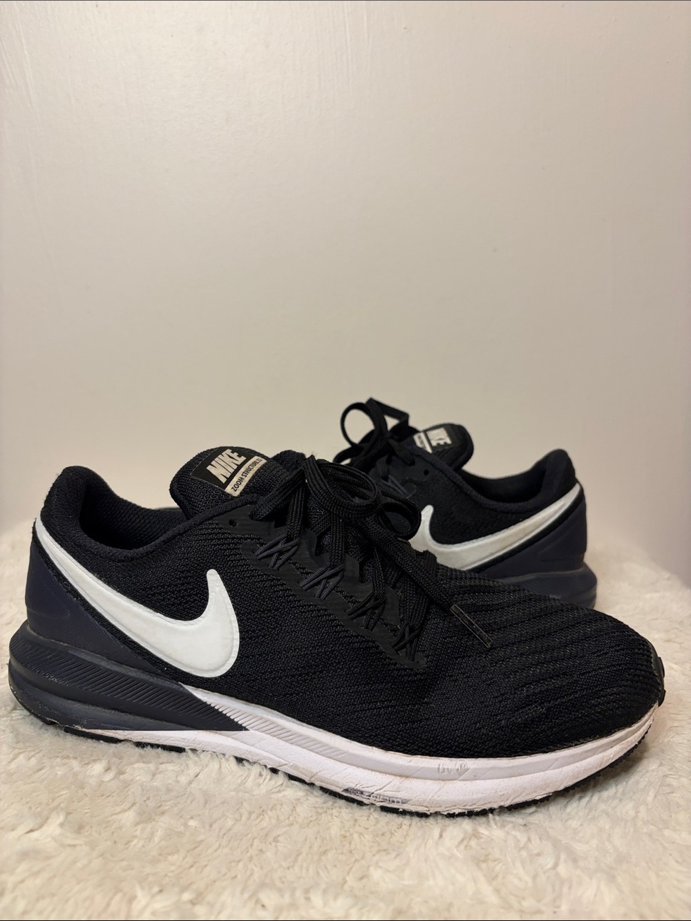 Nike Zoom Structure 22 Running Sneakers Black White Athletic Athleisure SZ 7.5